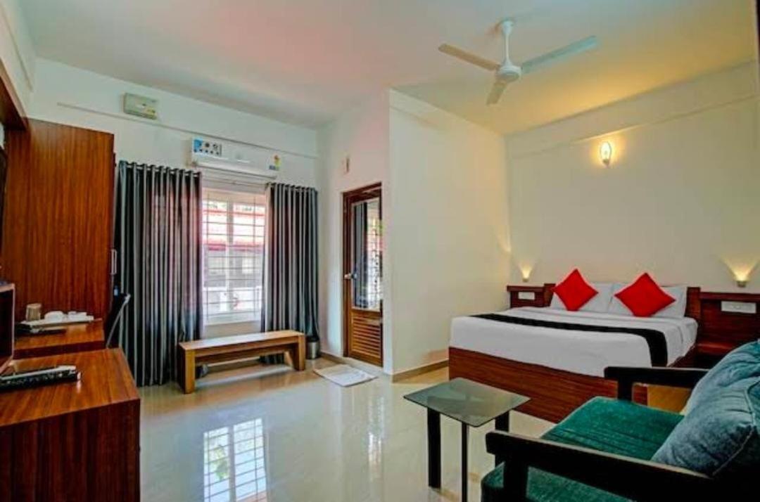 Phoenix Holidays Kochi Kültér fotó