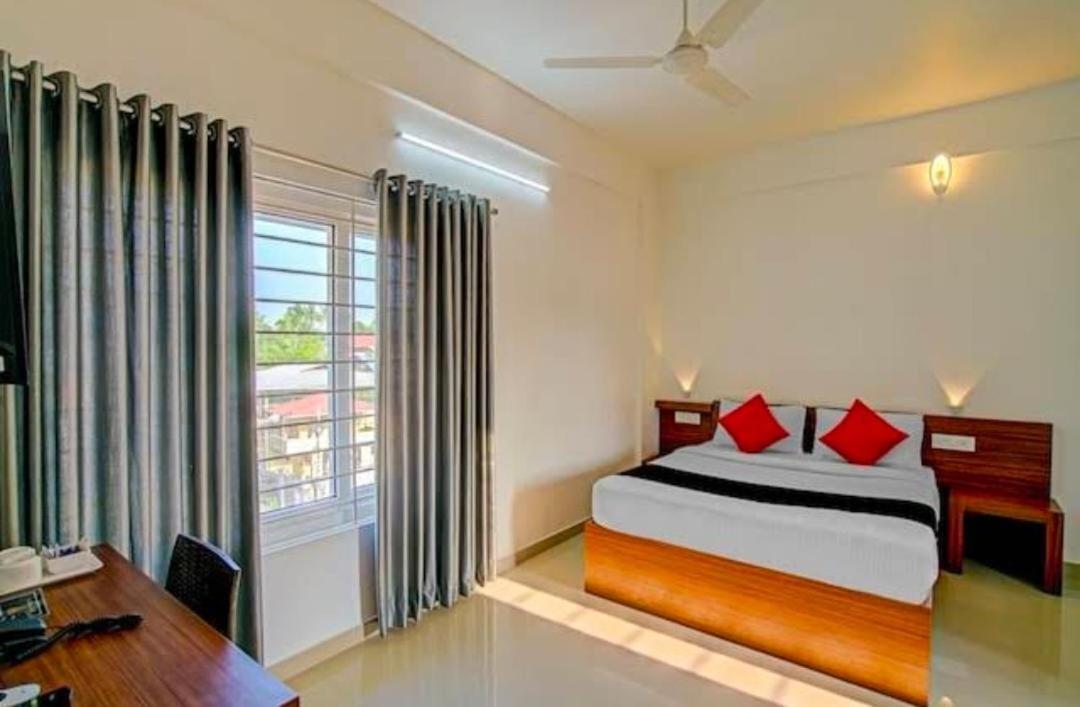 Phoenix Holidays Kochi Kültér fotó